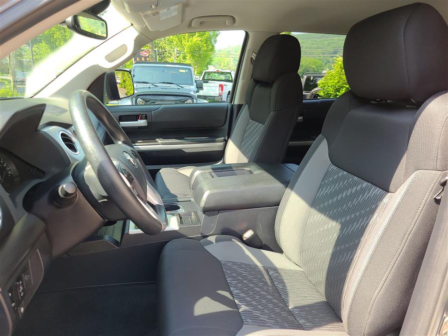 2018 Toyota Tundra 4WD SR5 CrewMax 5.5'' Bed 5.7L (Natl), available for sale in Canton, Connecticut | Lava Motors. Canton, Connecticut 2018 Toyota Tundra 4WD SR5 CrewMax 5.5'' Bed 5.7L (Natl), available for sale in Canton, Connecticut | Lava Motors. Canton, Connecticut