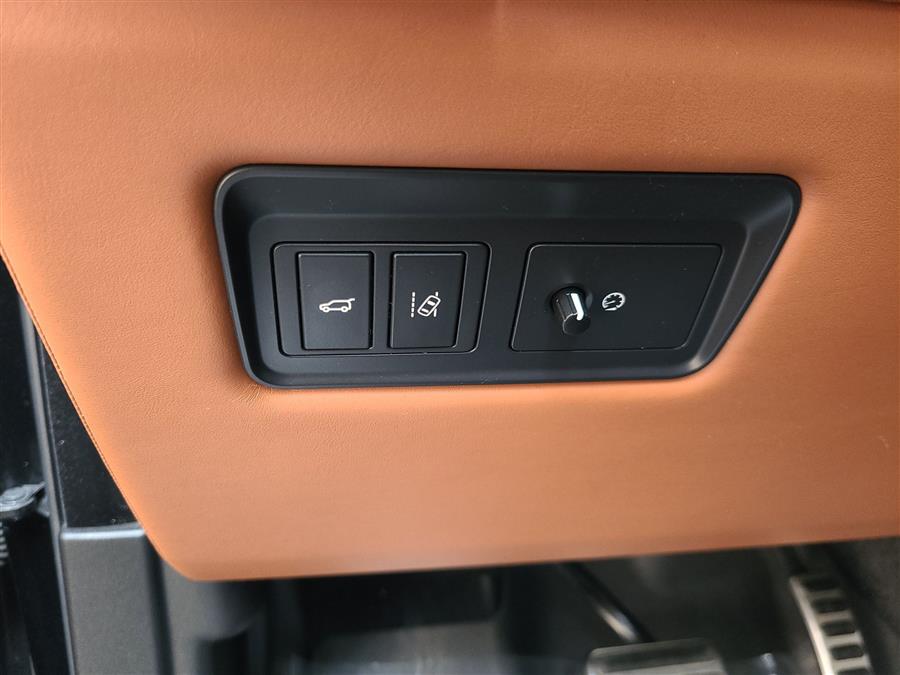 2016 Land Rover Range Rover 4WD 4dr Autobiography LWB, available for sale in Canton, Connecticut | Lava Motors. Canton, Connecticut 2016 Land Rover Range Rover 4WD 4dr Autobiography LWB, available for sale in Canton, Connecticut | Lava Motors. Canton, Connecticut