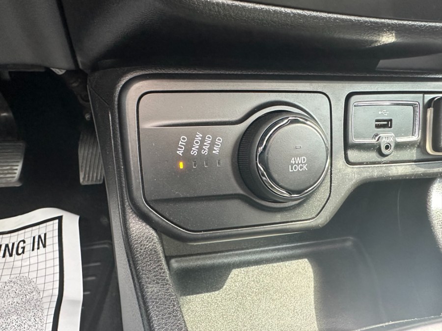 2018 Jeep Renegade Latitude Altitude 4x4, available for sale in Paterson, New Jersey | DZ Automall. Paterson, New Jersey 2018 Jeep Renegade Latitude Altitude 4x4, available for sale in Paterson, New Jersey | DZ Automall. Paterson, New Jersey