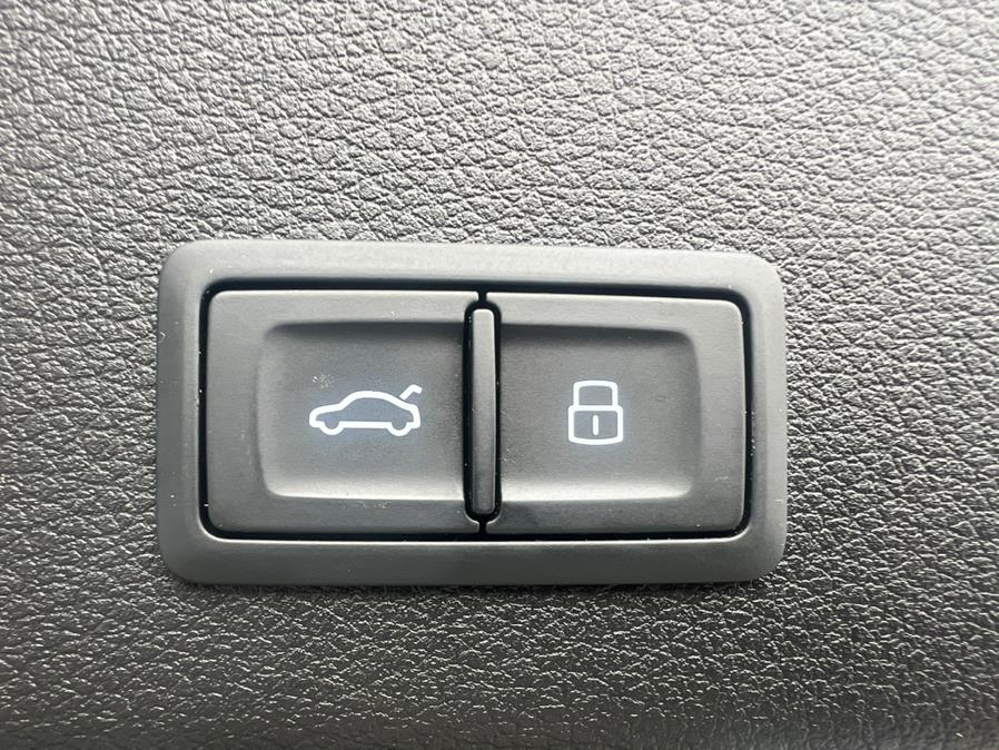 2022 Audi e-tron Premium Plus quattro, available for sale in Daly City, California | Green Light Auto Wholesale. Daly City, California 2022 Audi e-tron Premium Plus quattro, available for sale in Daly City, California | Green Light Auto Wholesale. Daly City, California