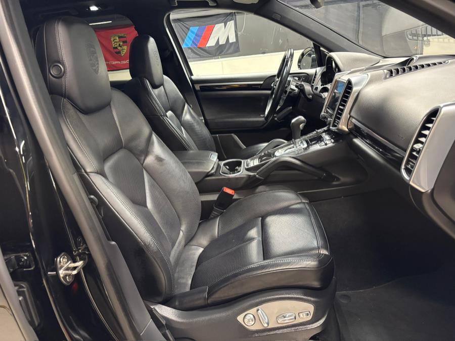 2017 Porsche Cayenne Platinum Edition AWD, available for sale in Prospect, Connecticut | M Sport Motorwerx. Prospect, Connecticut 2017 Porsche Cayenne Platinum Edition AWD, available for sale in Prospect, Connecticut | M Sport Motorwerx. Prospect, Connecticut