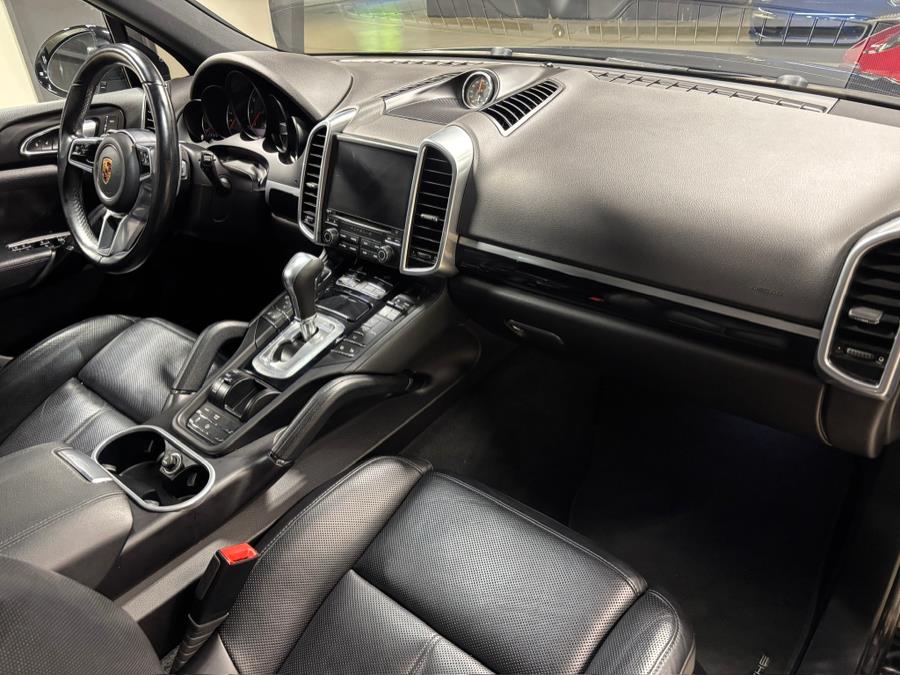 2017 Porsche Cayenne Platinum Edition AWD, available for sale in Prospect, Connecticut | M Sport Motorwerx. Prospect, Connecticut 2017 Porsche Cayenne Platinum Edition AWD, available for sale in Prospect, Connecticut | M Sport Motorwerx. Prospect, Connecticut