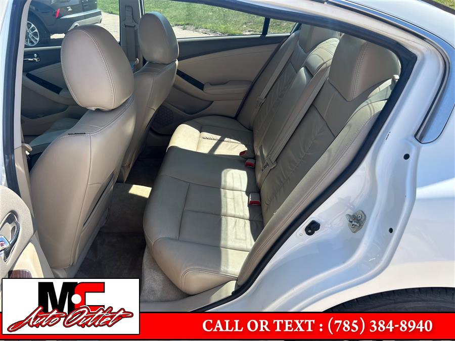 2011 Nissan Altima 4dr Sdn I4 CVT 2.5 SL, available for sale in Colby, Kansas | M C Auto Outlet Inc. Colby, Kansas 2011 Nissan Altima 4dr Sdn I4 CVT 2.5 SL, available for sale in Colby, Kansas | M C Auto Outlet Inc. Colby, Kansas