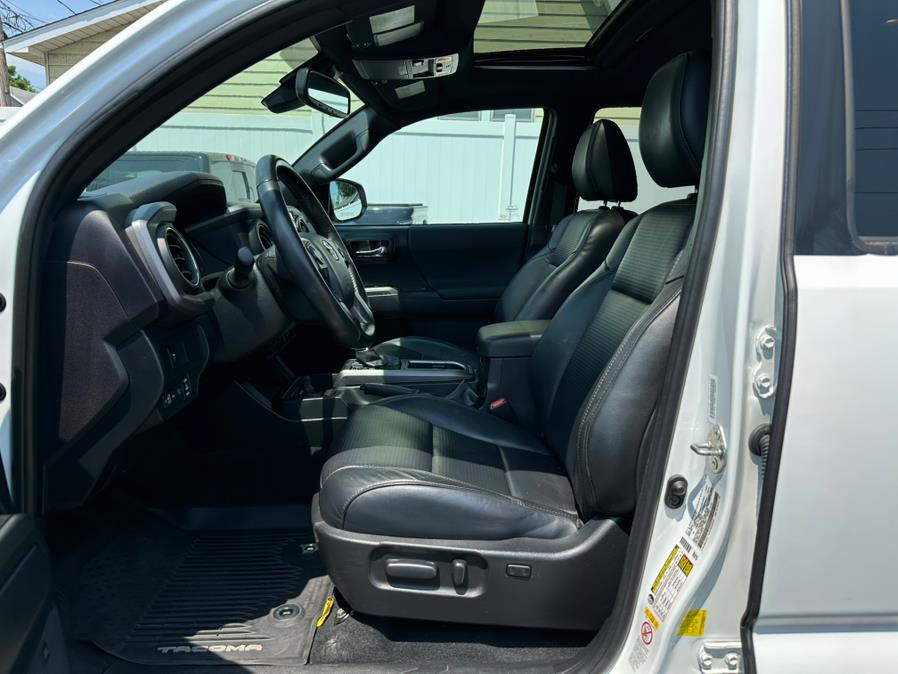 2020 Toyota Tacoma 4WD TRD Sport Double Cab 5'' Bed V6 AT (Natl), available for sale in Hillside, New Jersey | Champion Auto Hillside. Hillside, New Jersey 2020 Toyota Tacoma 4WD TRD Sport Double Cab 5'' Bed V6 AT (Natl), available for sale in Hillside, New Jersey | Champion Auto Hillside. Hillside, New Jersey