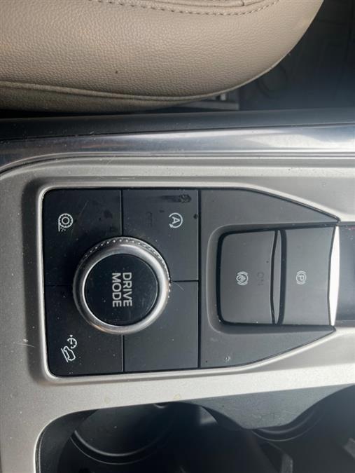 2020 Ford Explorer XLT 4WD, available for sale in Maple Shade, New Jersey | Car Revolution. Maple Shade, New Jersey 2020 Ford Explorer XLT 4WD, available for sale in Maple Shade, New Jersey | Car Revolution. Maple Shade, New Jersey