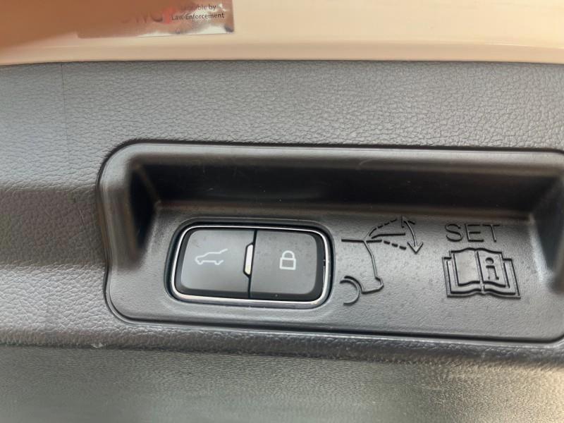 2020 Ford Explorer XLT 4WD, available for sale in Maple Shade, New Jersey | Car Revolution. Maple Shade, New Jersey 2020 Ford Explorer XLT 4WD, available for sale in Maple Shade, New Jersey | Car Revolution. Maple Shade, New Jersey