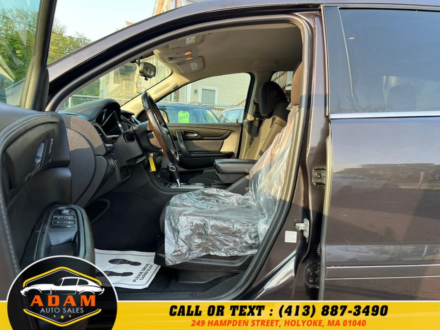 2017 Chevrolet Traverse AWD 4dr LT w/1LT, available for sale in Holyoke, Massachusetts | Adam Auto Sales. Holyoke, Massachusetts 2017 Chevrolet Traverse AWD 4dr LT w/1LT, available for sale in Holyoke, Massachusetts | Adam Auto Sales. Holyoke, Massachusetts