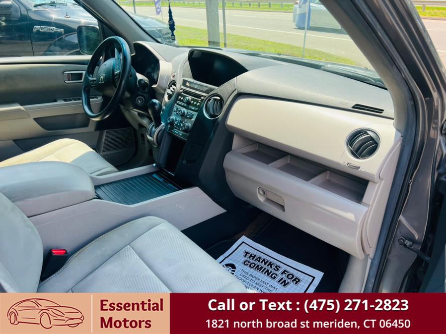 2013 Honda Pilot 4WD 4dr LX, available for sale in Meriden, Connecticut | Essential Motors. Meriden, Connecticut 2013 Honda Pilot 4WD 4dr LX, available for sale in Meriden, Connecticut | Essential Motors. Meriden, Connecticut