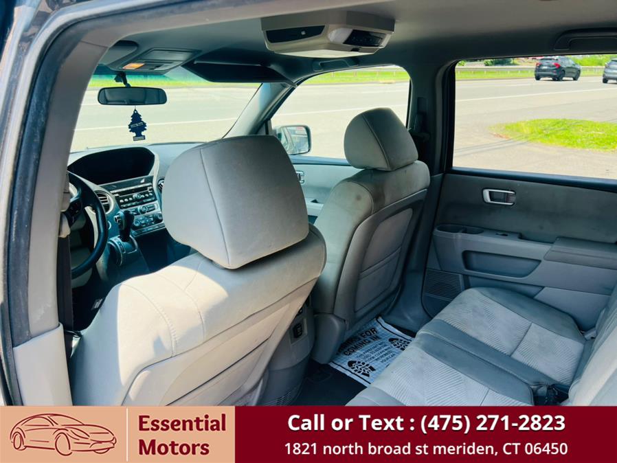 2013 Honda Pilot 4WD 4dr LX, available for sale in Meriden, Connecticut | Essential Motors. Meriden, Connecticut 2013 Honda Pilot 4WD 4dr LX, available for sale in Meriden, Connecticut | Essential Motors. Meriden, Connecticut