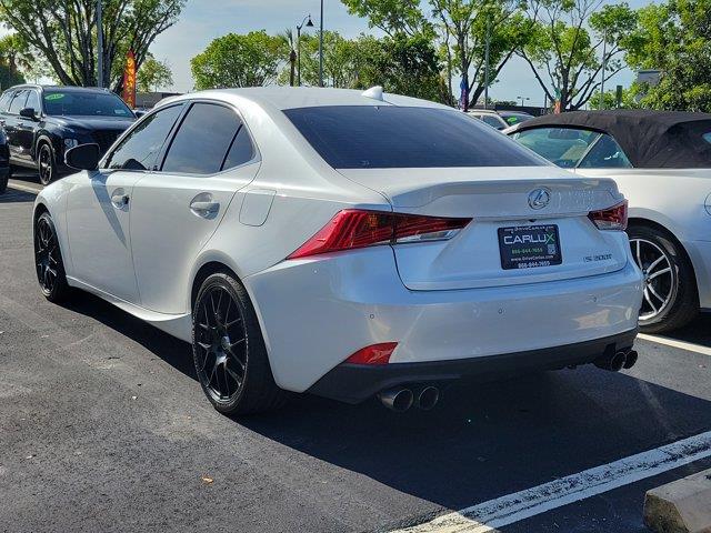 2017 Lexus IS 200t photo 3