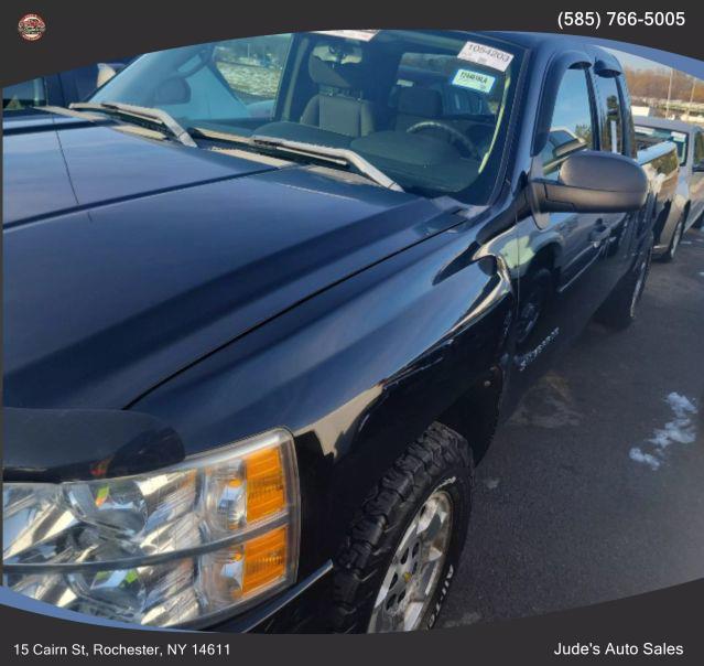 Used 2010 Chevrolet Silverado 1500 Extended Cab in Wolcott, New York | Auto Hunter CNY. Wolcott, New York