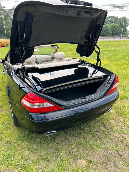 2007 Mercedes-Benz SL-Class 2dr Roadster 5.5L V8, available for sale in Wallingford, Connecticut | Vertucci Automotive Inc. Wallingford, Connecticut 2007 Mercedes-Benz SL-Class 2dr Roadster 5.5L V8, available for sale in Wallingford, Connecticut | Vertucci Automotive Inc. Wallingford, Connecticut