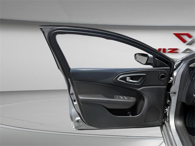 2016 Chrysler 200 Limited, available for sale in Stratford, Connecticut | Wiz Leasing Inc. Stratford, Connecticut 2016 Chrysler 200 Limited, available for sale in Stratford, Connecticut | Wiz Leasing Inc. Stratford, Connecticut
