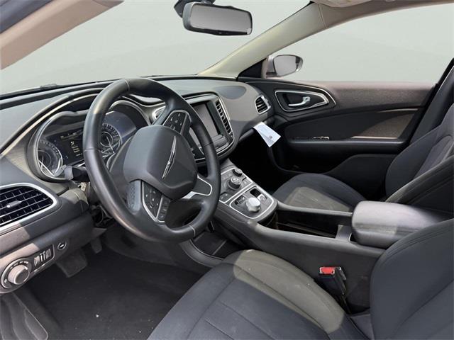 2016 Chrysler 200 Limited, available for sale in Stratford, Connecticut | Wiz Leasing Inc. Stratford, Connecticut 2016 Chrysler 200 Limited, available for sale in Stratford, Connecticut | Wiz Leasing Inc. Stratford, Connecticut
