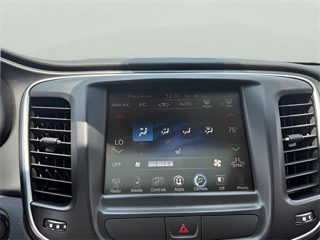 2016 Chrysler 200 Limited, available for sale in Stratford, Connecticut | Wiz Leasing Inc. Stratford, Connecticut 2016 Chrysler 200 Limited, available for sale in Stratford, Connecticut | Wiz Leasing Inc. Stratford, Connecticut
