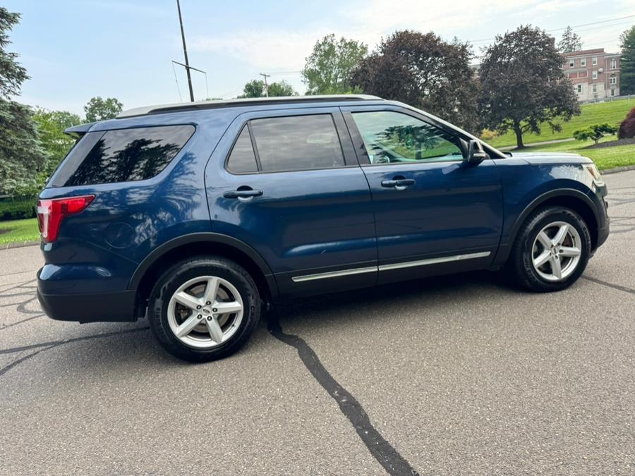 2016 Ford Explorer 4WD 4dr XLT, available for sale in Waterbury, Connecticut | Platinum Auto Care. Waterbury, Connecticut 2016 Ford Explorer 4WD 4dr XLT, available for sale in Waterbury, Connecticut | Platinum Auto Care. Waterbury, Connecticut