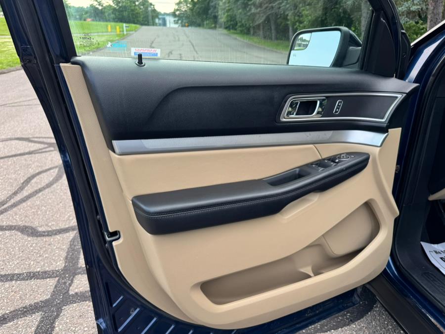 2016 Ford Explorer 4WD 4dr XLT, available for sale in Waterbury, Connecticut | Platinum Auto Care. Waterbury, Connecticut 2016 Ford Explorer 4WD 4dr XLT, available for sale in Waterbury, Connecticut | Platinum Auto Care. Waterbury, Connecticut