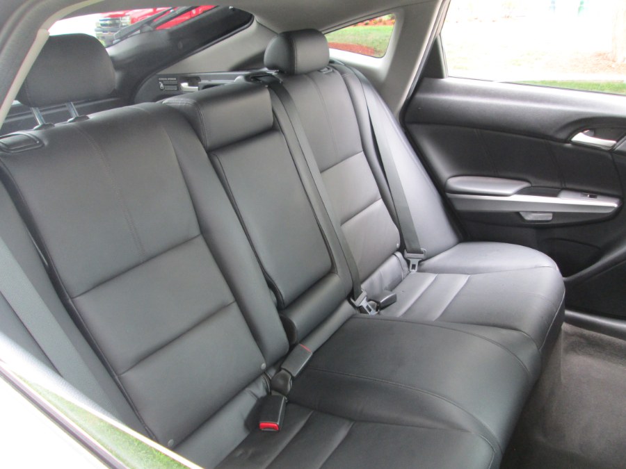 2013 Honda Crosstour 4WD V6 5dr EX-L w/Navi, available for sale in Levittown, Pennsylvania | Levittown Auto. Levittown, Pennsylvania 2013 Honda Crosstour 4WD V6 5dr EX-L w/Navi, available for sale in Levittown, Pennsylvania | Levittown Auto. Levittown, Pennsylvania