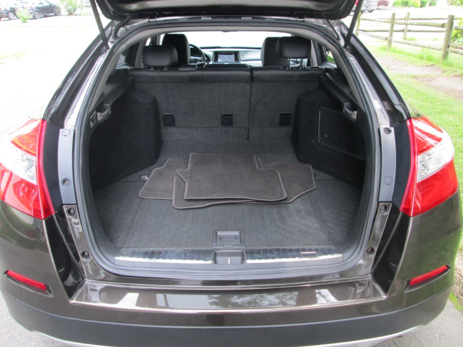 2013 Honda Crosstour 4WD V6 5dr EX-L w/Navi, available for sale in Levittown, Pennsylvania | Levittown Auto. Levittown, Pennsylvania 2013 Honda Crosstour 4WD V6 5dr EX-L w/Navi, available for sale in Levittown, Pennsylvania | Levittown Auto. Levittown, Pennsylvania