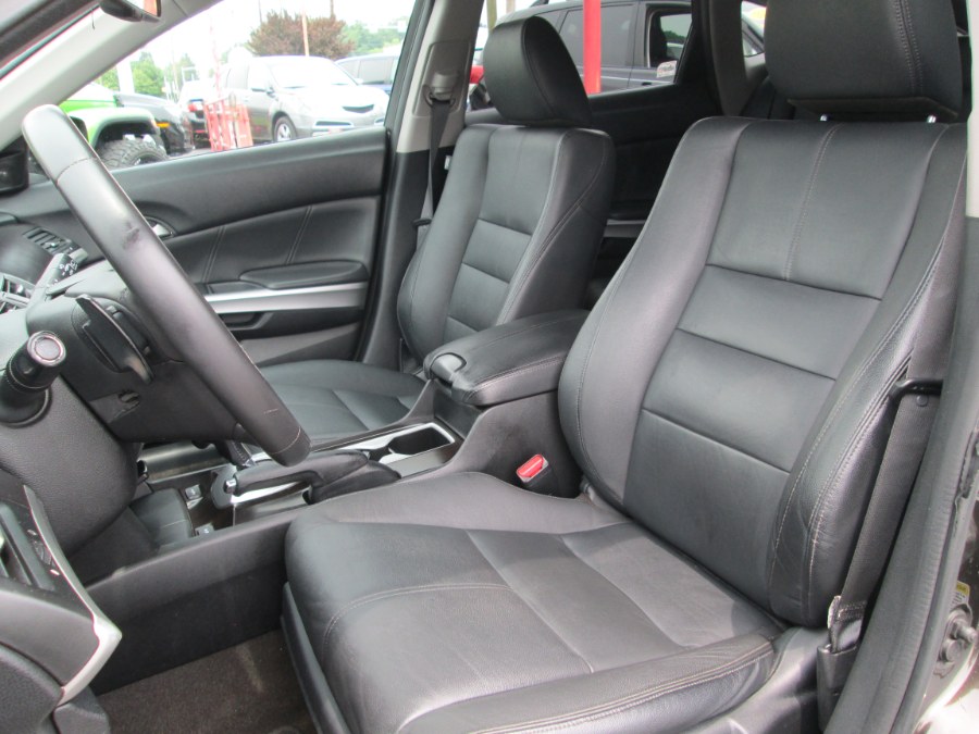 2013 Honda Crosstour 4WD V6 5dr EX-L w/Navi, available for sale in Levittown, Pennsylvania | Levittown Auto. Levittown, Pennsylvania 2013 Honda Crosstour 4WD V6 5dr EX-L w/Navi, available for sale in Levittown, Pennsylvania | Levittown Auto. Levittown, Pennsylvania
