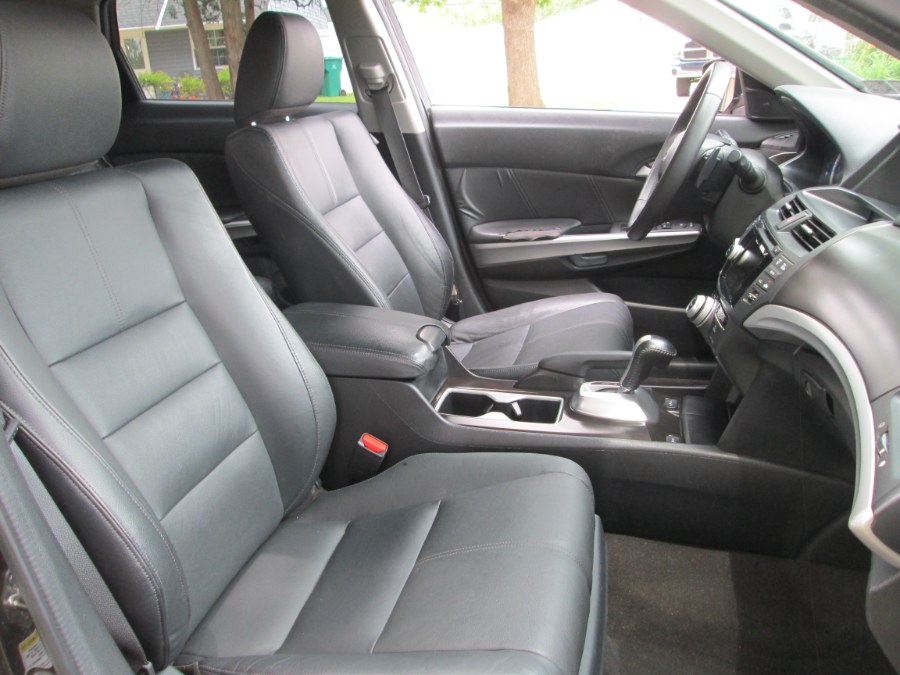 2013 Honda Crosstour 4WD V6 5dr EX-L w/Navi, available for sale in Levittown, Pennsylvania | Levittown Auto. Levittown, Pennsylvania 2013 Honda Crosstour 4WD V6 5dr EX-L w/Navi, available for sale in Levittown, Pennsylvania | Levittown Auto. Levittown, Pennsylvania