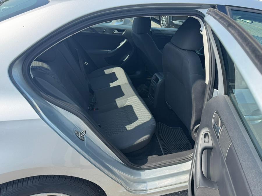 2012 Volkswagen Jetta Sedan 4dr Auto S w/Sunroof, available for sale in East Windsor, Connecticut | A1 Auto Sale LLC. East Windsor, Connecticut 2012 Volkswagen Jetta Sedan 4dr Auto S w/Sunroof, available for sale in East Windsor, Connecticut | A1 Auto Sale LLC. East Windsor, Connecticut