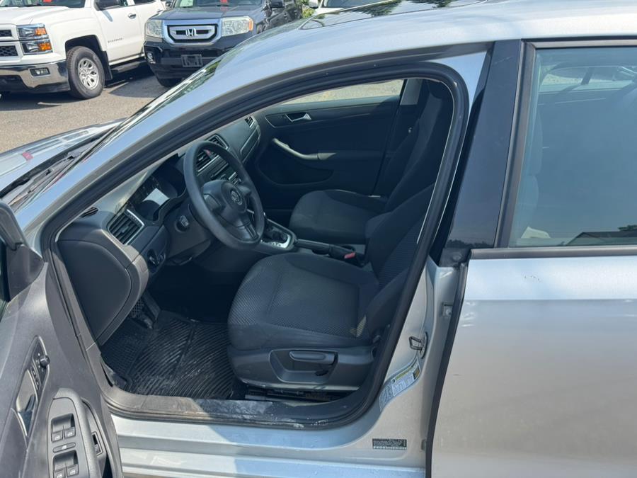 2012 Volkswagen Jetta Sedan 4dr Auto S w/Sunroof, available for sale in East Windsor, Connecticut | A1 Auto Sale LLC. East Windsor, Connecticut 2012 Volkswagen Jetta Sedan 4dr Auto S w/Sunroof, available for sale in East Windsor, Connecticut | A1 Auto Sale LLC. East Windsor, Connecticut