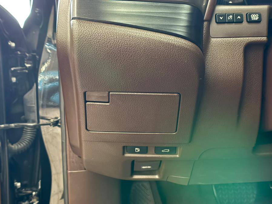 2019 Lexus ES ES 350 Ultra Luxury FWD, available for sale in Massapequa Park, New York | Power Motors East. Massapequa Park, New York 2019 Lexus ES ES 350 Ultra Luxury FWD, available for sale in Massapequa Park, New York | Power Motors East. Massapequa Park, New York