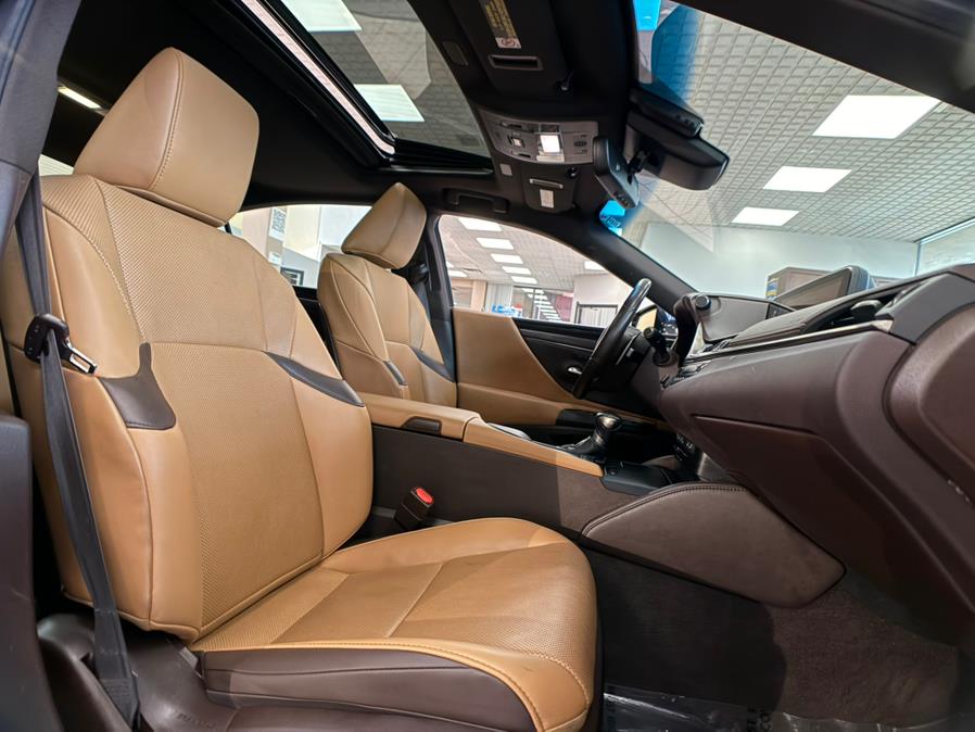 2019 Lexus ES ES 350 Ultra Luxury FWD, available for sale in Massapequa Park, New York | Power Motors East. Massapequa Park, New York 2019 Lexus ES ES 350 Ultra Luxury FWD, available for sale in Massapequa Park, New York | Power Motors East. Massapequa Park, New York