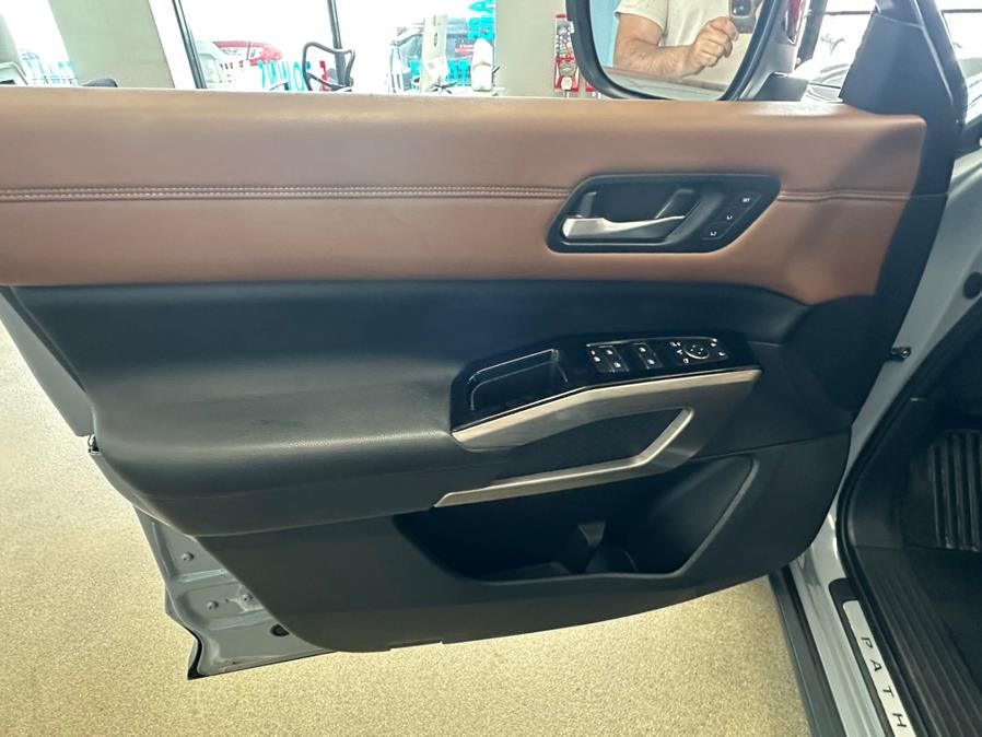 2023 Nissan Pathfinder Platinum 4WD FULLY LOADED, available for sale in Inwood, New York | 5 Towns Drive. Inwood, New York 2023 Nissan Pathfinder Platinum 4WD FULLY LOADED, available for sale in Inwood, New York | 5 Towns Drive. Inwood, New York
