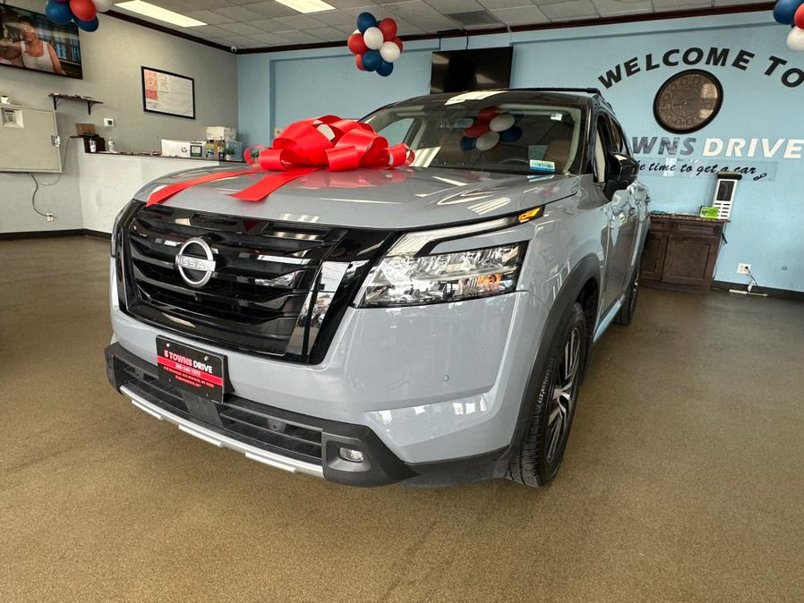 2023 Nissan Pathfinder Platinum 4WD FULLY LOADED, available for sale in Inwood, New York | 5 Towns Drive. Inwood, New York 2023 Nissan Pathfinder Platinum 4WD FULLY LOADED, available for sale in Inwood, New York | 5 Towns Drive. Inwood, New York