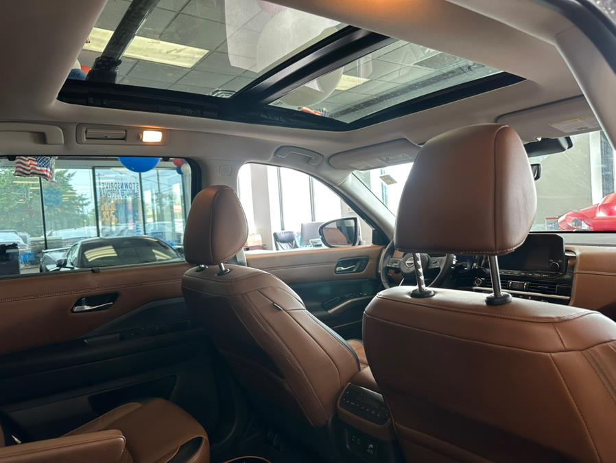 2023 Nissan Pathfinder Platinum 4WD FULLY LOADED, available for sale in Inwood, New York | 5 Towns Drive. Inwood, New York 2023 Nissan Pathfinder Platinum 4WD FULLY LOADED, available for sale in Inwood, New York | 5 Towns Drive. Inwood, New York