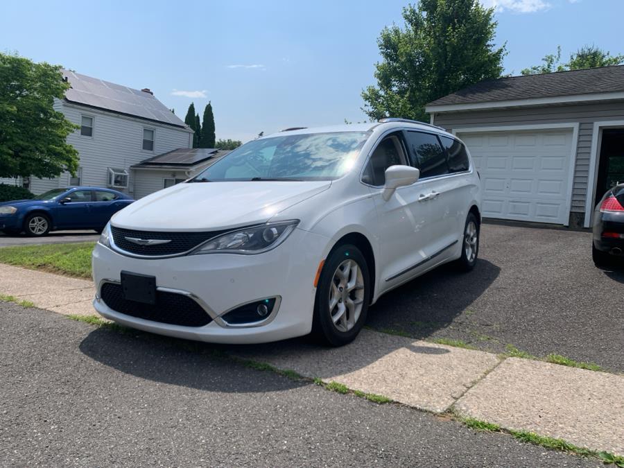 Used 2018 Chrysler Pacifica in Vernon Rockville, Connecticut | Vernon Motor Cars. Vernon Rockville, Connecticut