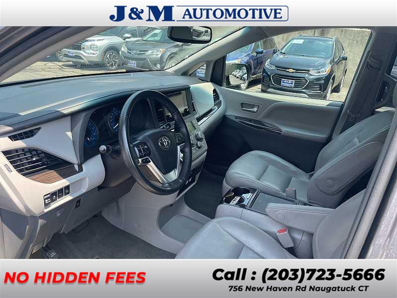 2017 Toyota Sienna XLE, available for sale in Naugatuck, Connecticut | J&M Automotive Sls&Svc LLC. Naugatuck, Connecticut 2017 Toyota Sienna XLE, available for sale in Naugatuck, Connecticut | J&M Automotive Sls&Svc LLC. Naugatuck, Connecticut