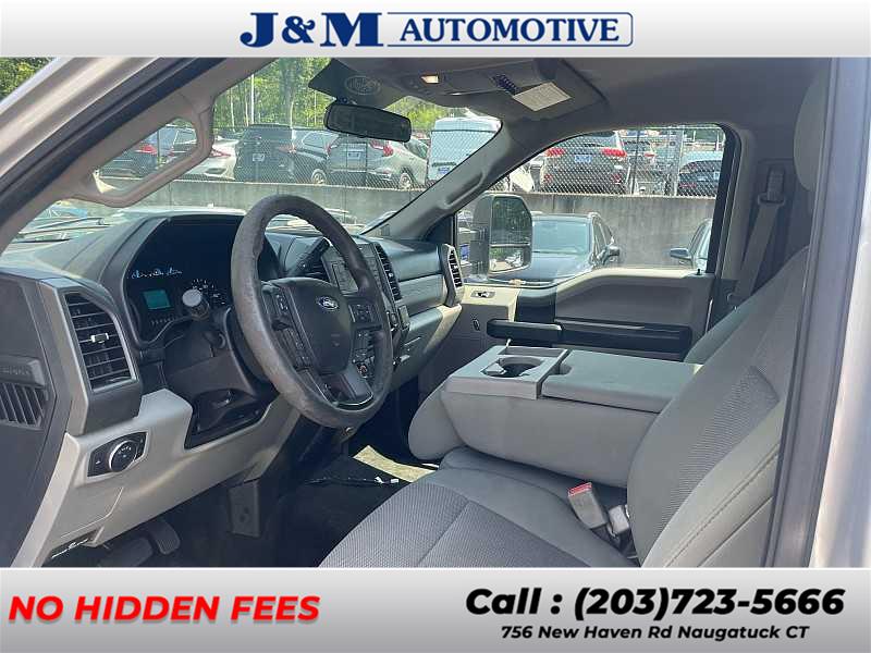 2017 Ford Super Duty F-350 Srw XL, available for sale in Naugatuck, Connecticut | J&M Automotive Sls&Svc LLC. Naugatuck, Connecticut 2017 Ford Super Duty F-350 Srw XL, available for sale in Naugatuck, Connecticut | J&M Automotive Sls&Svc LLC. Naugatuck, Connecticut