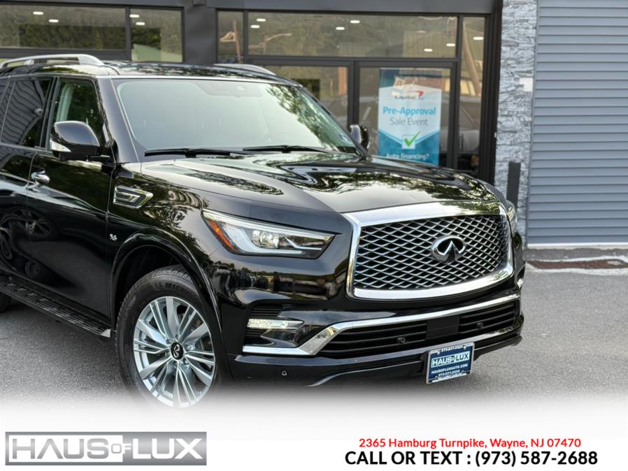 2019 Infiniti QX80 Luxe photo 2