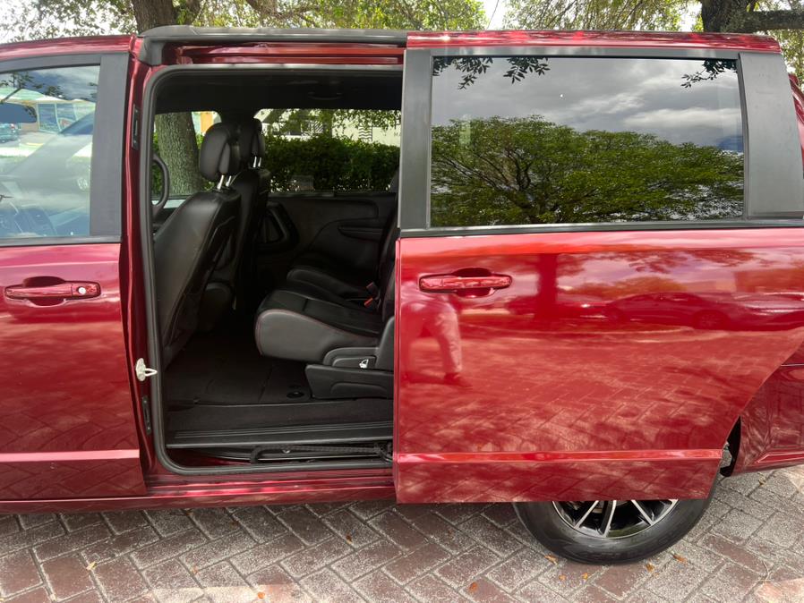 2018 Dodge Grand Caravan GT Wagon, available for sale in Hialeah, Florida | The Palm Motors LLC. Hialeah, Florida 2018 Dodge Grand Caravan GT Wagon, available for sale in Hialeah, Florida | The Palm Motors LLC. Hialeah, Florida