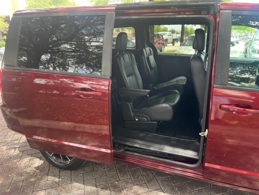 2018 Dodge Grand Caravan GT Wagon, available for sale in Hialeah, Florida | The Palm Motors LLC. Hialeah, Florida 2018 Dodge Grand Caravan GT Wagon, available for sale in Hialeah, Florida | The Palm Motors LLC. Hialeah, Florida