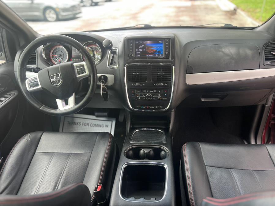 2018 Dodge Grand Caravan GT Wagon, available for sale in Hialeah, Florida | The Palm Motors LLC. Hialeah, Florida 2018 Dodge Grand Caravan GT Wagon, available for sale in Hialeah, Florida | The Palm Motors LLC. Hialeah, Florida