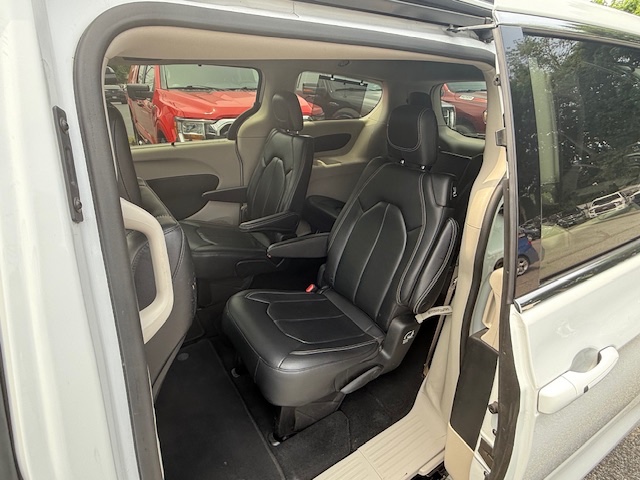 2022 Chrysler Pacifica Touring L FWD, available for sale in Huntington Station, New York | Huntington Auto Mall. Huntington Station, New York 2022 Chrysler Pacifica Touring L FWD, available for sale in Huntington Station, New York | Huntington Auto Mall. Huntington Station, New York