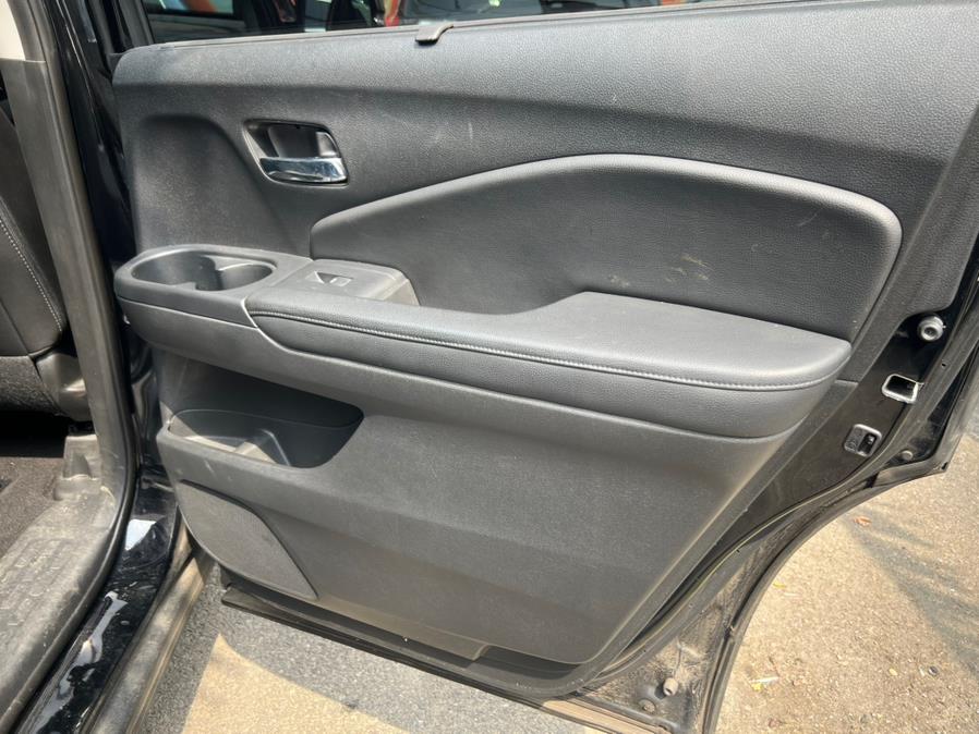 2016 Honda Pilot AWD 4dr Touring w/RES & Navi, available for sale in Brooklyn, New York | Atlantic Used Car Sales. Brooklyn, New York 2016 Honda Pilot AWD 4dr Touring w/RES & Navi, available for sale in Brooklyn, New York | Atlantic Used Car Sales. Brooklyn, New York