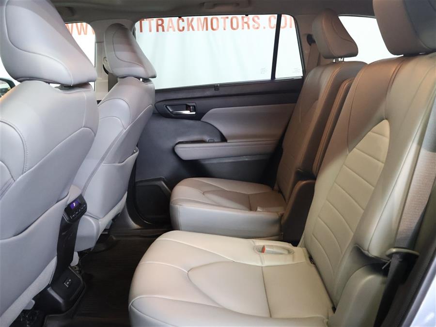 2022 Toyota Highlander XLE, available for sale in Paterson, New Jersey | Fast Track Motors. Paterson, New Jersey 2022 Toyota Highlander XLE, available for sale in Paterson, New Jersey | Fast Track Motors. Paterson, New Jersey