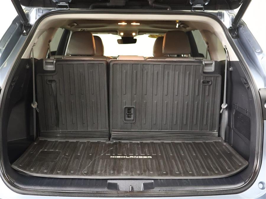 2022 Toyota Highlander XLE, available for sale in Paterson, New Jersey | Fast Track Motors. Paterson, New Jersey 2022 Toyota Highlander XLE, available for sale in Paterson, New Jersey | Fast Track Motors. Paterson, New Jersey
