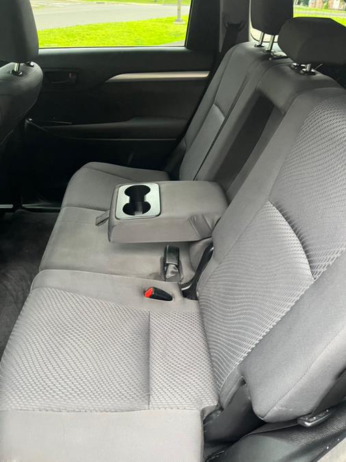 2014 Toyota Highlander AWD 4dr V6 LE (Natl), available for sale in New Britain, Connecticut | Supreme Automotive. New Britain, Connecticut 2014 Toyota Highlander AWD 4dr V6 LE (Natl), available for sale in New Britain, Connecticut | Supreme Automotive. New Britain, Connecticut