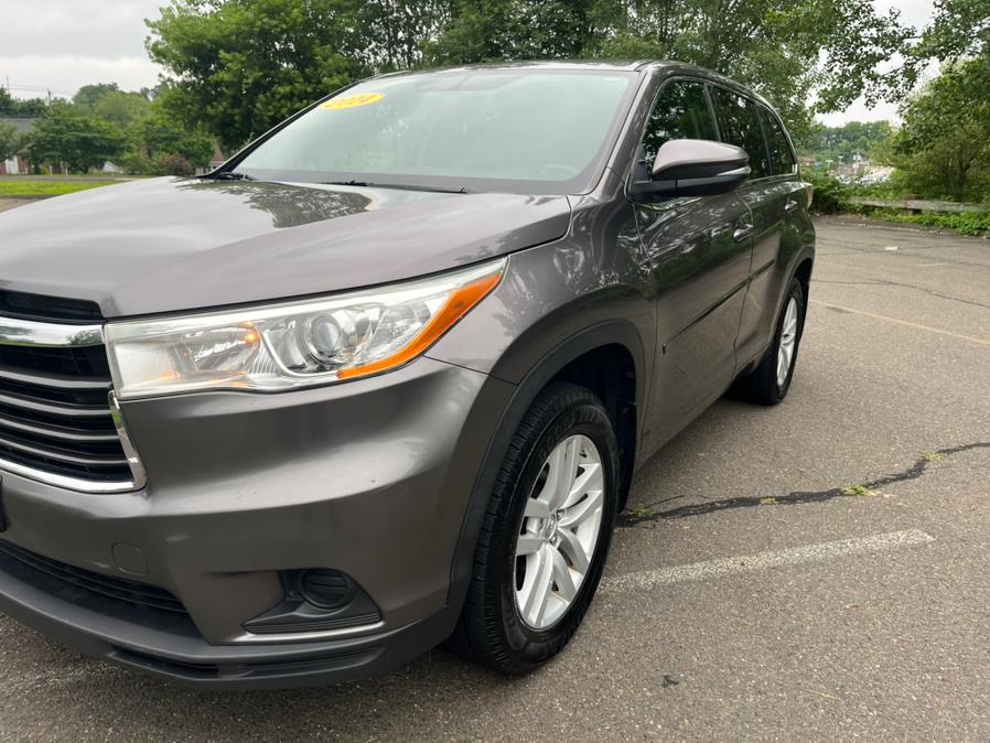 2014 Toyota Highlander AWD 4dr V6 LE (Natl), available for sale in New Britain, Connecticut | Supreme Automotive. New Britain, Connecticut 2014 Toyota Highlander AWD 4dr V6 LE (Natl), available for sale in New Britain, Connecticut | Supreme Automotive. New Britain, Connecticut
