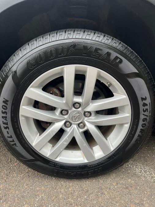 2014 Toyota Highlander AWD 4dr V6 LE (Natl), available for sale in New Britain, Connecticut | Supreme Automotive. New Britain, Connecticut 2014 Toyota Highlander AWD 4dr V6 LE (Natl), available for sale in New Britain, Connecticut | Supreme Automotive. New Britain, Connecticut