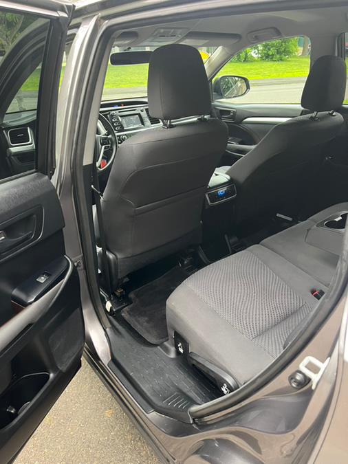 2014 Toyota Highlander AWD 4dr V6 LE (Natl), available for sale in New Britain, Connecticut | Supreme Automotive. New Britain, Connecticut 2014 Toyota Highlander AWD 4dr V6 LE (Natl), available for sale in New Britain, Connecticut | Supreme Automotive. New Britain, Connecticut