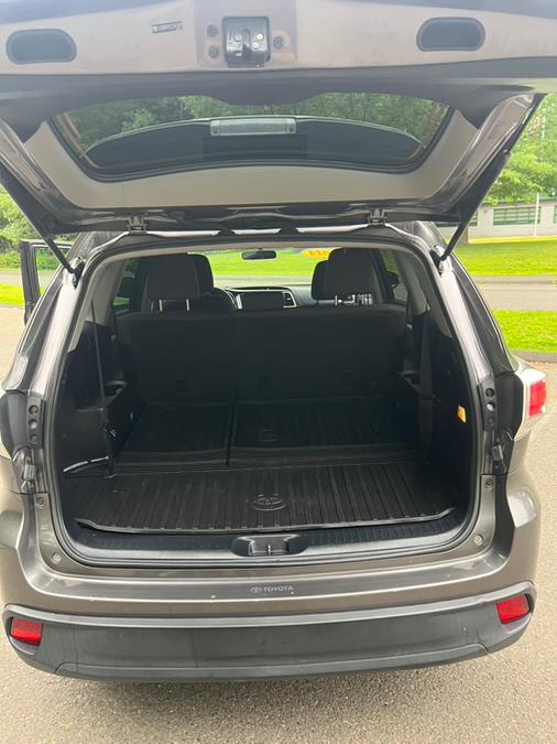 2014 Toyota Highlander AWD 4dr V6 LE (Natl), available for sale in New Britain, Connecticut | Supreme Automotive. New Britain, Connecticut 2014 Toyota Highlander AWD 4dr V6 LE (Natl), available for sale in New Britain, Connecticut | Supreme Automotive. New Britain, Connecticut