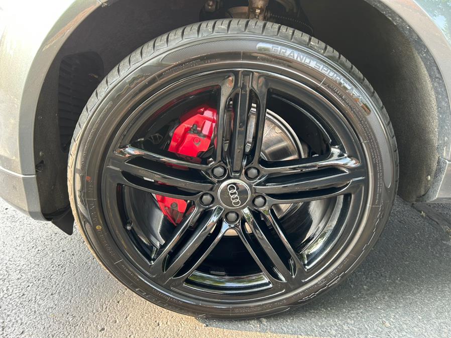 2015 Audi Q7 quattro 4dr 3.0T S line Prestige, available for sale in Bloomfield, Connecticut | AXA Car Sales and Repair LLC. Bloomfield, Connecticut 2015 Audi Q7 quattro 4dr 3.0T S line Prestige, available for sale in Bloomfield, Connecticut | AXA Car Sales and Repair LLC. Bloomfield, Connecticut