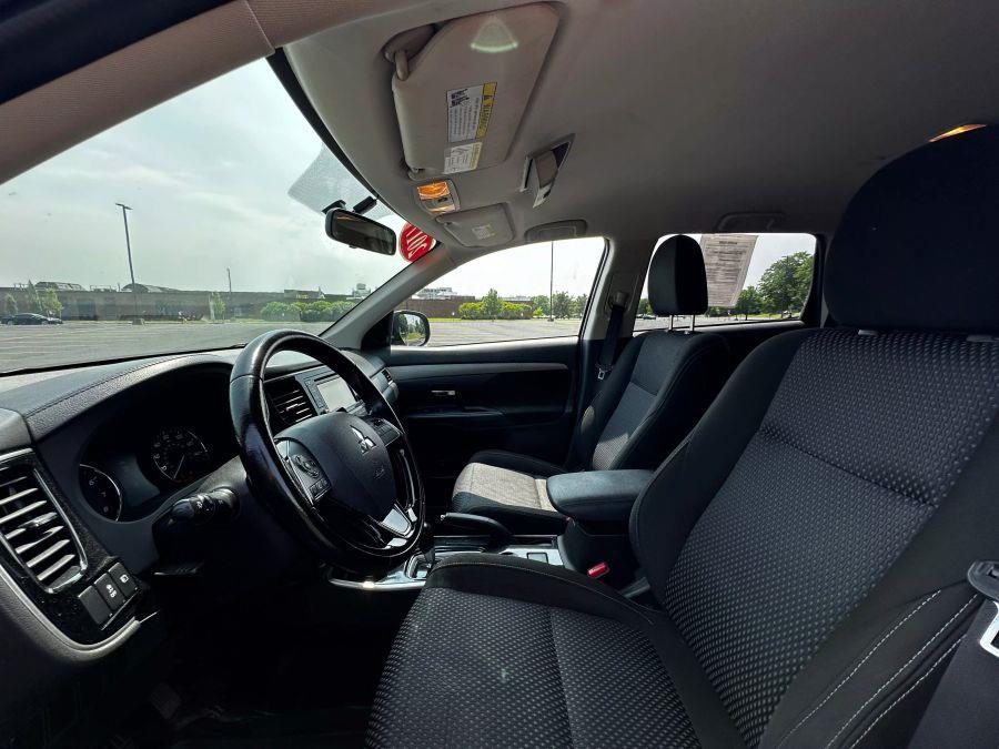 2017 Mitsubishi Outlander ES Sport Utility 4D, available for sale in Rochester, New York | 5 Star Motor Group. Rochester, New York 2017 Mitsubishi Outlander ES Sport Utility 4D, available for sale in Rochester, New York | 5 Star Motor Group. Rochester, New York